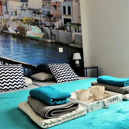 Unigue Design Apartment,